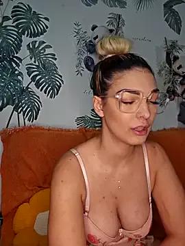 Photos of Ambre_La_nebulleuse from StripChat is Freechat