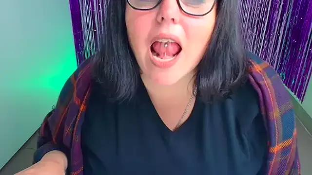 Amelia_Kissu from StripChat is Freechat