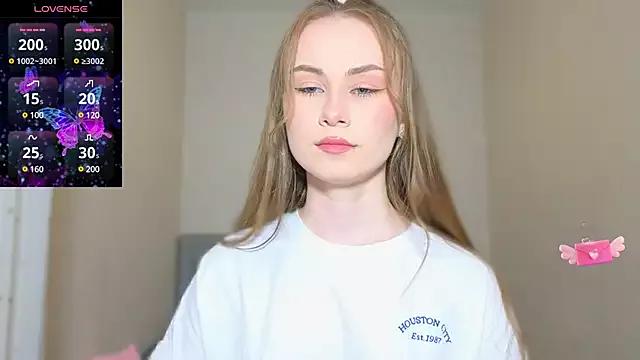 AminaLuxuryy from StripChat is Freechat
