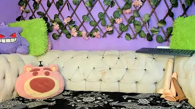 Check out our webcam shows gallery and message on a personal level with our sweet squirt cams hosts, showing off their natural physiques and sex toys.