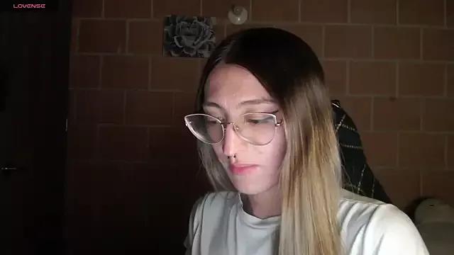 Andrea_camilaaa from StripChat is Freechat
