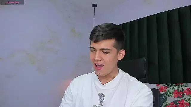 andres_foster from StripChat is Freechat