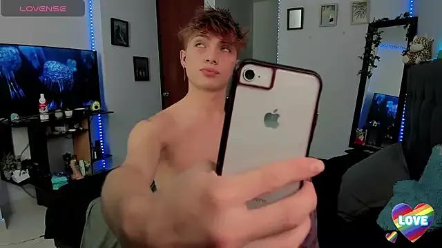 andybxby from StripChat is Freechat
