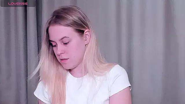 AngelAnty from StripChat is Freechat