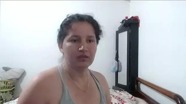 Angelinna_Milf from StripChat is Freechat