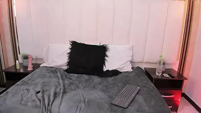 Aniajoness_ from StripChat is Freechat