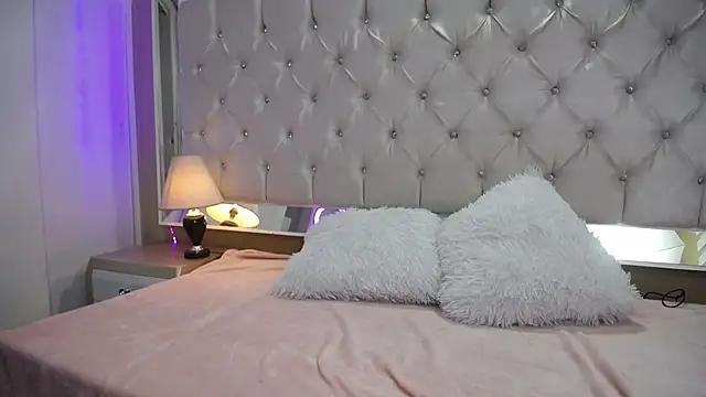 Check out our webcam shows gallery and message on a personal level with our sweet squirt cams hosts, showing off their natural physiques and sex toys.