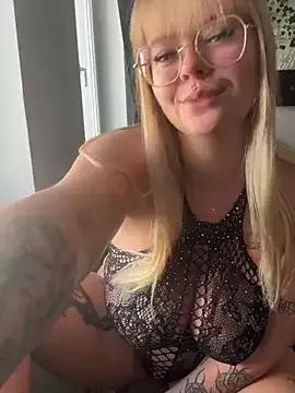 AnnaLenaaa from StripChat is Freechat