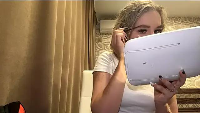 Annarill from StripChat is Freechat