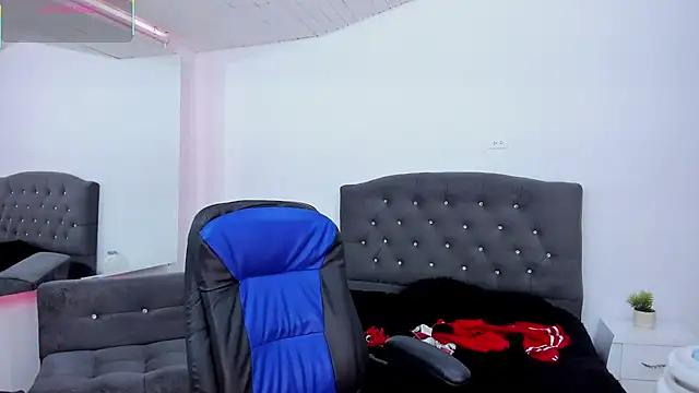 Check out our webcam shows gallery and message on a personal level with our sweet squirt cams hosts, showing off their natural physiques and sex toys.