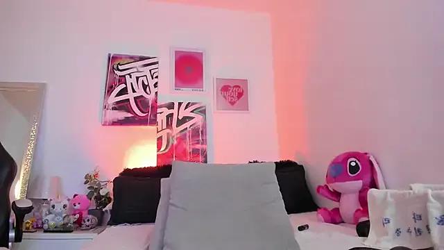 Check out our webcam shows gallery and message on a personal level with our sweet squirt cams hosts, showing off their natural physiques and sex toys.