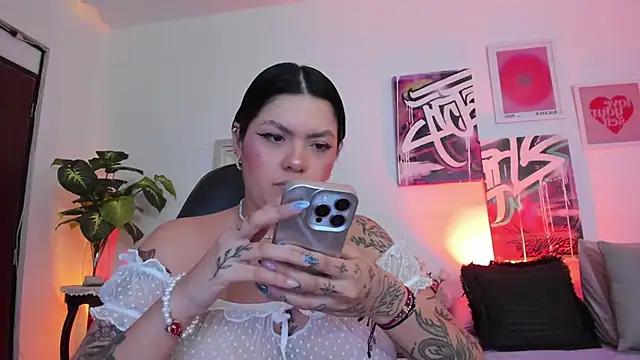 Check out our webcam shows gallery and message on a personal level with our sweet squirt cams hosts, showing off their natural physiques and sex toys.