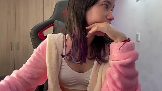 Check out our webcam shows gallery and message on a personal level with our sweet squirt cams hosts, showing off their natural physiques and sex toys.