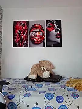 Check out our webcam shows gallery and message on a personal level with our sweet squirt cams hosts, showing off their natural physiques and sex toys.
