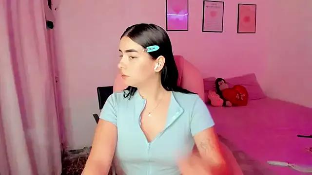 aprettyface from StripChat is Freechat