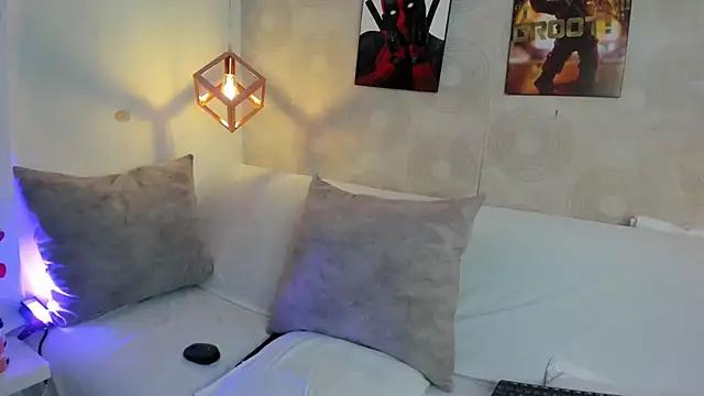 Ari_Baker from StripChat is Freechat