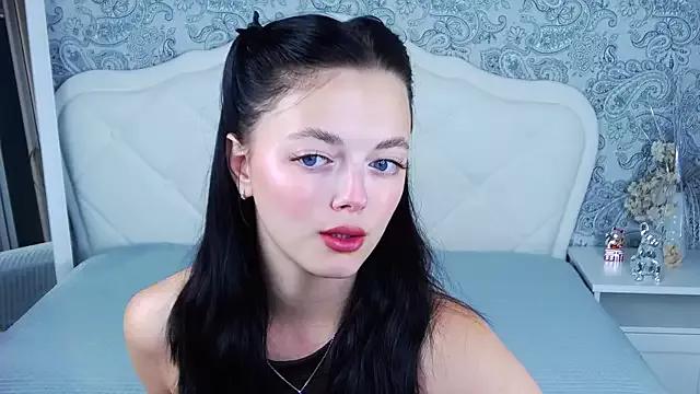 AriaArnold from StripChat is Freechat