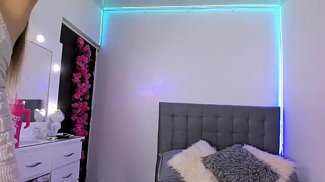 Check out our webcam shows gallery and message on a personal level with our sweet squirt cams hosts, showing off their natural physiques and sex toys.