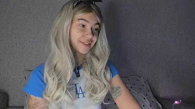 ArianaWalker77 from StripChat is Freechat