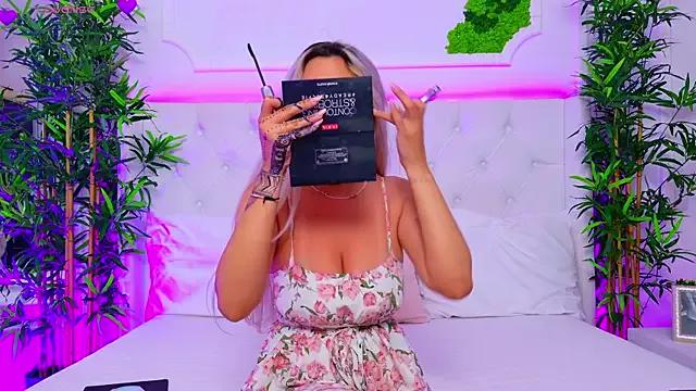 AriannaSins from StripChat