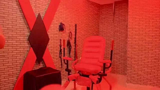 ariel_bdsm from StripChat is Freechat