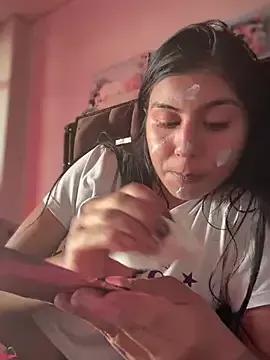 Ariella_Teen from StripChat is Freechat