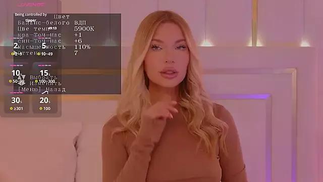 AriellaMelo from StripChat is Freechat