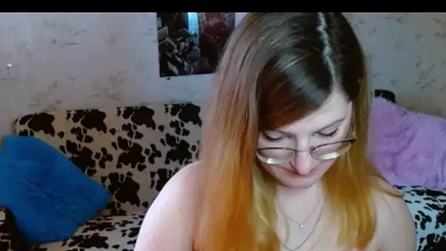 Arielsssplash from StripChat is Freechat