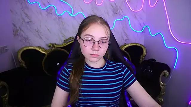 ArrinaWairr from StripChat is Freechat
