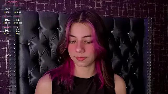 Check out our webcam shows gallery and message on a personal level with our sweet squirt cams hosts, showing off their natural physiques and sex toys.