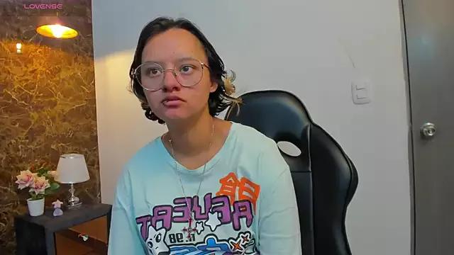 Asami_Hattori from StripChat is Freechat