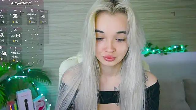 Ashley_S from StripChat is Freechat