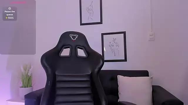 Check out our webcam shows gallery and message on a personal level with our sweet squirt cams hosts, showing off their natural physiques and sex toys.
