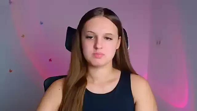 Aurora_White from StripChat is Freechat