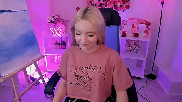 Check out our webcam shows gallery and message on a personal level with our sweet squirt cams hosts, showing off their natural physiques and sex toys.