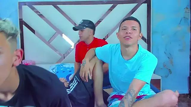 Averange_boys_X from StripChat is Freechat