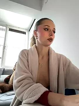 BabyAnais from StripChat is Freechat