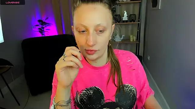 Check out our webcam shows gallery and message on a personal level with our sweet squirt cams hosts, showing off their natural physiques and sex toys.