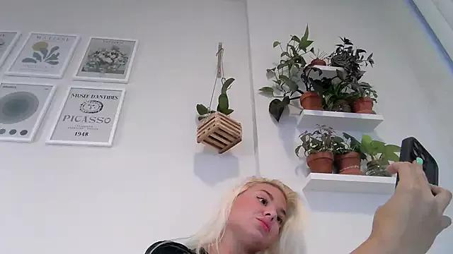 Check out our webcam shows gallery and message on a personal level with our sweet squirt cams hosts, showing off their natural physiques and sex toys.