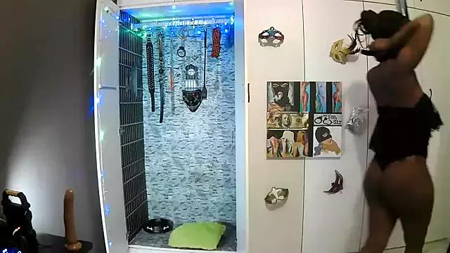 BaDSubMiss from StripChat is Freechat