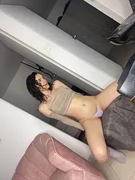 barbieEmi from StripChat is Freechat