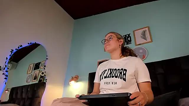 BelaMiller_ from StripChat is Freechat