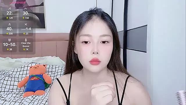 Bella-aa from StripChat is Freechat