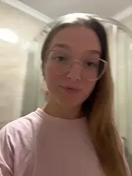 Bellatrisssaa from StripChat is Freechat