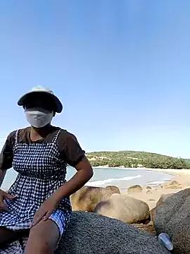 Betty20zx from StripChat is Freechat
