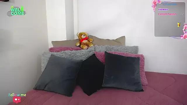 Check out our webcam shows gallery and message on a personal level with our sweet squirt cams hosts, showing off their natural physiques and sex toys.
