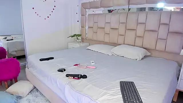 Check out our webcam shows gallery and message on a personal level with our sweet squirt cams hosts, showing off their natural physiques and sex toys.