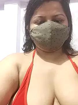 BigAssSarah from StripChat is Freechat