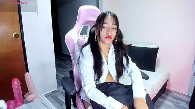 Check out our webcam shows gallery and message on a personal level with our sweet squirt cams hosts, showing off their natural physiques and sex toys.