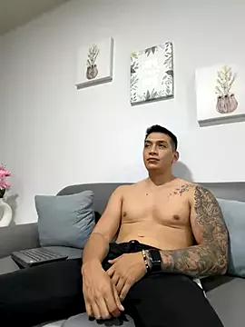 blackbullger_ from StripChat is Freechat